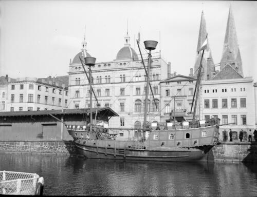 Luebeck-Hafen