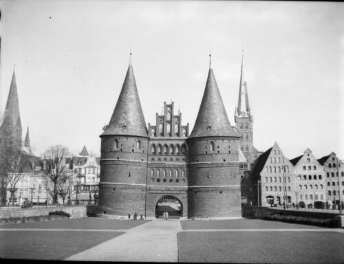 Luebeck-Holsentor