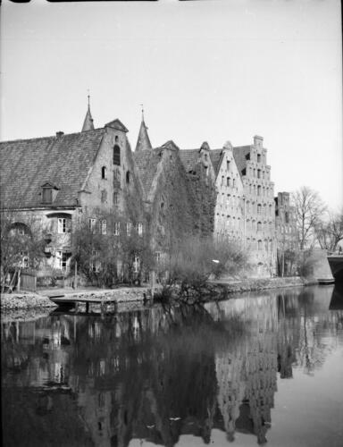 Luebeck-Salzspeicher-an-der-Trave 1