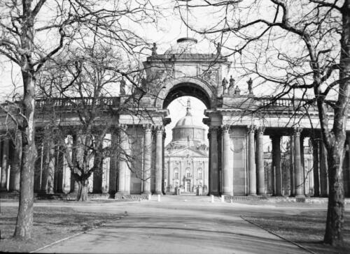 Potsdam-Neues-Palais Kolonnade 1