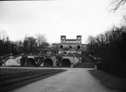 Potsdam-Sanssouci-Park Orangerieschloss 1